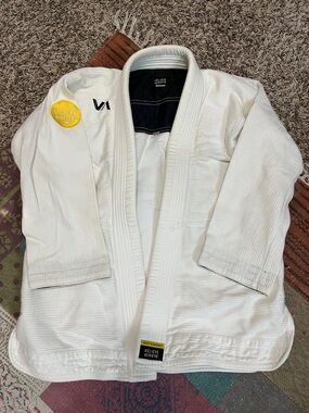 RVCA "Believe and Achieve" Jiu Jitsu Gi Set Sz M3